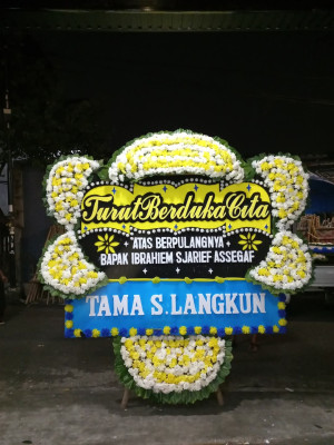 Papan Bunga Duka di Yiluk